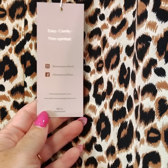 Emery Rose Leopard Women's LG Romper W/Ruffle Straps - Picture 4 of 12